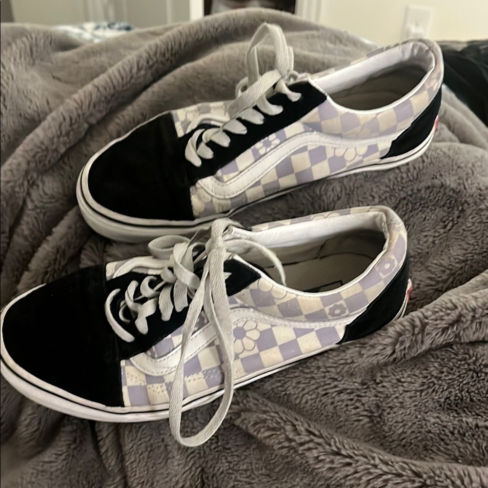 Vans Women's Black and White Checkered Sneakers